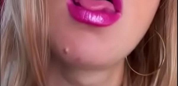  Lipstick Fetish Mistress